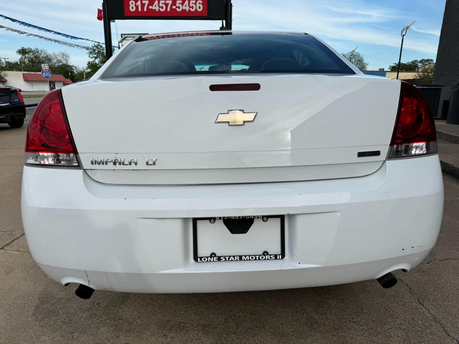 2016 WHITE CHEVROLET IMPALA LIMITED LT (2G1WB5E3XG1) , located at 5900 E. Lancaster Ave., Fort Worth, TX, 76112, (817) 457-5456, 0.000000, 0.000000 - Photo #4